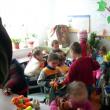 Copiii de la Pătrăuţi se bucură de darurile făcute de micuţii de la „Aşchiuţă”