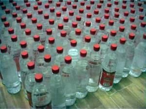 La o firmă din Suceava, aproape 250.000 de litri de alcool s-au evaporat pur şi simplu. Foto: www.analogtv.ro