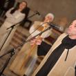 Grigore Leşe, în timpul concertului pascal „Pentru Eroi şi Morminte” susţinut de joi seara, în Catedrala Catolică din municipiul Suceava. Foto: Liviu Rotariu