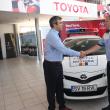 Predarea oficială a maşinii s-a făcut ieri, la reprezentanţa Toyota Suceava Predarea oficială a maşinii s-a făcut ieri, la reprezentanţa Toyota Suceava