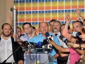 Traian Băsescu: &quot;Românii şi-au decis astăzi ei înşişi soarta nevalidând referendumul propus de cei 256 de parlamentari în numele puşcăriabililor&quot;. Foto: Mediafax