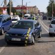Cele două autoturisme s-au ciocnit, după ce Opel-ul alb a fost aruncat pe contrasens