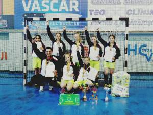 Echipa Școlii Gimnaziale „Dimitrie Onciul” din Straja a câştigat titlul de campioană naţională la fotbal feminin Olimpiada Gimnaziilor
