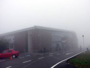 Ceața de pe aeroport a făcut imposibilă aterizarea avionului care a venit de la Milano