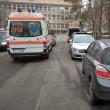 Ambulanță blocată în trafic la ieşirea de pe strada Scurtă