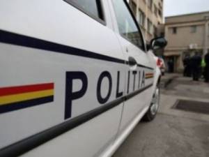 Poliţiştii au descins la o casă din comuna Sadova