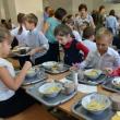 Elevi din patru școli ar putea primi o masă caldă