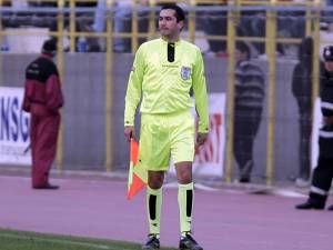 Sebastian Gheorghe se află în perioada de vârf a carierei sale de arbitru. Foto prosport.ro