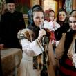 Măriuca Verdeş, coordonatoarea proiectului pe judeţul Maramureş, și Mihaela Bârsan, iniţiatoarea proiectului &quot;10 pentru folclor&quot;