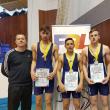 Cei trei suceveni medaliaţi, alături de antrenorii Andrei Bolohan şi Daniel Ciubotariu