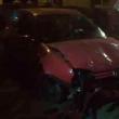Tânărul a provocat cu maşina pagube serioase gardului în care a intrat