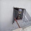 Casa-fortareață spartă de cei trei, în plină zi, la Șcheia