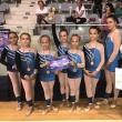 Profesoara Loredana Elena Popovici alături de elevii premianţi