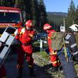 Victimele accidentului au fost descarcerate şi scoase din prăpastie de către alpinişti