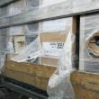Cele două tiruri în care erau mii de baxuri cu țigări ucrainene ascunse, prin metoda capac, în coletele cu materiale de construcție