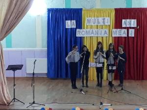 Elevii şi cadrele didactice de la şcolile din Salcea, Văratec, Prelipca au sărbătorit recent Centenarul Marii Uniri şi Ziua Bucovinei