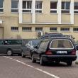Coada de maşini funerare la morga spitalului din Suceava