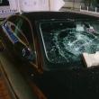 Autoturismul avariat în fața sediului Poliției orașului Milișăuți