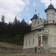 Credincioşii de stil vechi, care păstrează calendarul iulian, sărbătoresc vineri Crăciunul