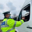 Polițiștii încearcă să-i convingă pe șoferii ucraineni să se odihnească între drumurile lungi