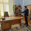Primarul Bogdan Andrei Loghin le-a oferit ieri trandafiri albi tuturor salariatelor din primărie