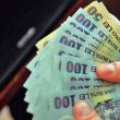 O femeie a găsit 1.500 de lei și a mers cu banii la Poliție Foto monitorulcj.ro