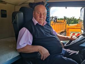 Vasile Lucan conduce tiruri și acum, la 68 de ani