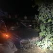 Mașina intrată în gard în timpul urmăririi