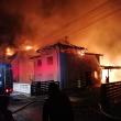Patru gospodării afectate de un puternic incendiu izbucnit în plină noapte