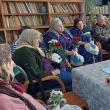 Copii, tineri, cadre didactice au mers sâmbătă cu daruri la cei 70 de „bunici” de la Solca, de Ziua Persoanelor Vârstnice