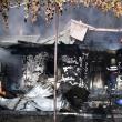 Casă și anexe distruse de un incendiu devastator, sâmbătă noapte