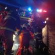Doi bărbați care au traversat fără să se asigure au fost loviți de o mașină, iar unul dintre ei a murit