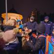 Moș Nicolae și municipalitatea le-au adus dulciuri celor mai mici rădăuțeni. Foto Doru Clipa