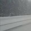 Ninge abundent în pasul Tihuța, drumarii acționând în permanență pentru a păstra deschis DN 17