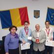 Elevii medaliați, alături de prof. Victor Şutac și prof. Anca Greculeac