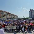 Circa 2.000 de profesori, în stradă, la Suceava. Protestatarii au pichetat sediile PSD și PNL