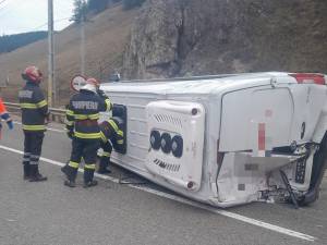 Plan Roșu declanșat în Suceava după un accident între un autocamion și un microbuz