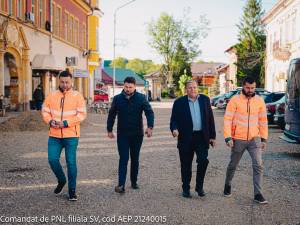 Gheorghe Flutur pe șantierele din Rădăuți, alături de primarul Bogdan Loghin: „Rădăuțiul se dezvoltă curajos”