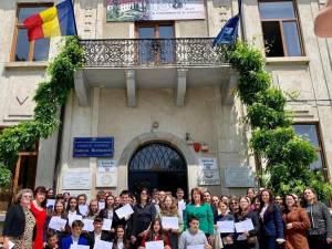 Concurs de chimie și cerc pedagogic, la Colegiul „Eudoxiu Hurmuzachi” Rădăuți