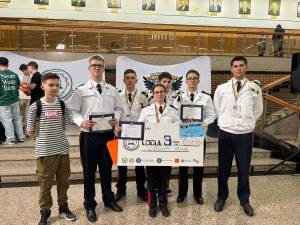 Trei premii obținute de elevii militari la Olimpiada de securitate cibernetică, organizată în premieră în acest an