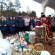 Procesiune de sfințire pe la instituțiile comunei, condusă de preoți și pompierii voluntari, la Bosanci