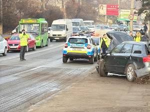 Nou accident în zona Grup Școlar. Un adult și un minor au fost transportați la spital