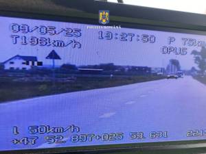 Radarul a indicat o viteză de 196 km/h