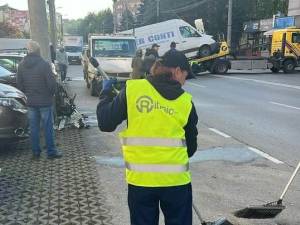 Un șofer care ar fi adormit la volan a lovit nu mai puțin de 7 mașini