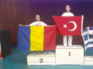 Argint și bronz la Campionatul European de Karate Shotokan WSF, obținute de o elevă a Colegiului ”Spiru Haret”