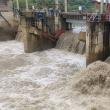 Stavilă deschisă controlat pentru protecția barajului de la Mihoveni
