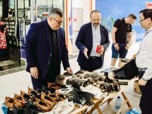 S-a deschis Târgul de Sânziene, în incinta Shopping City Suceava