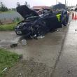 Dacia Logan, spulberată de pe șosea de un tir condus de un tânăr de 23 de ani