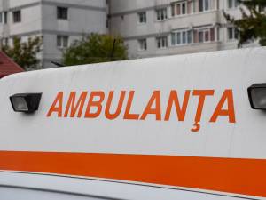 Femeie rănită de un șofer beat care s-a izbit în mașina care îl tracta