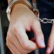 La 15 ani, în arest la domiciliu pentru că a trecut deja de la furt la tâlhărie